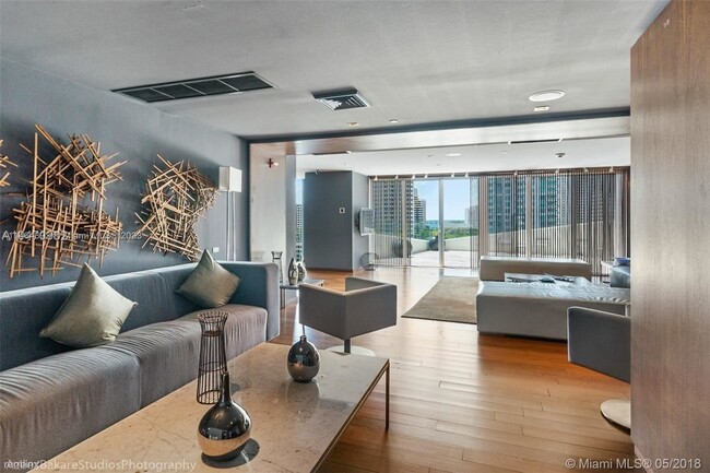 Building Photo - 2 br, 2 bath Condo - 325 S Biscayne Blvd A...