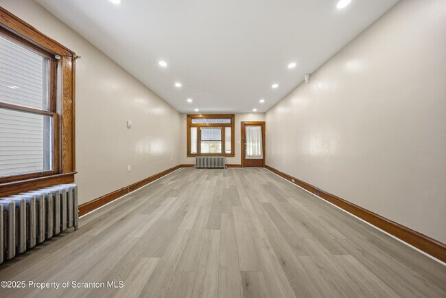 Building Photo - 1312 N Washington Ave