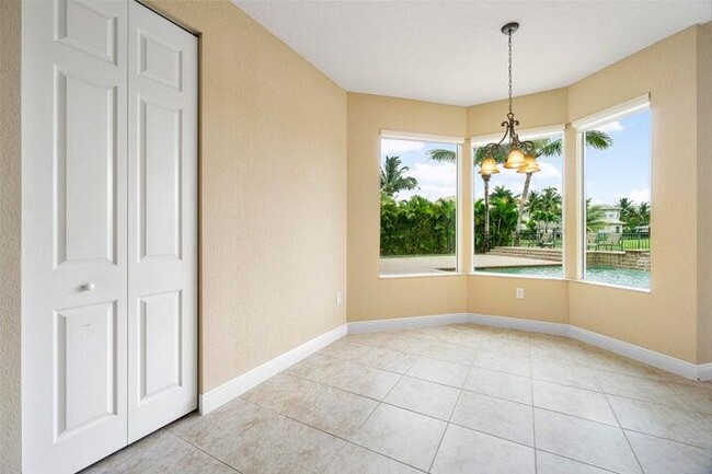 Building Photo - 11812 Windmill Lake Dr