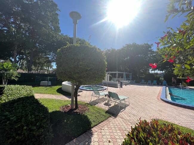 Building Photo - 2070 Homewood Blvd