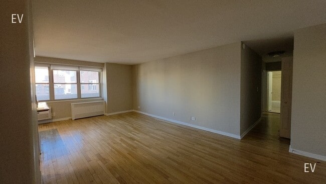 Building Photo - 310 Greenwich St