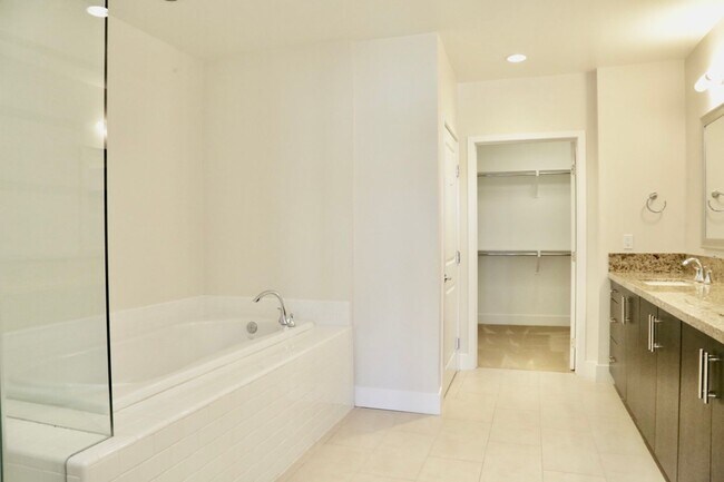 Building Photo - Luxury Condo Living in Central Park West –...