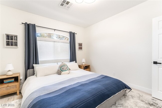 Building Photo - 3320 S Fort Apache Rd