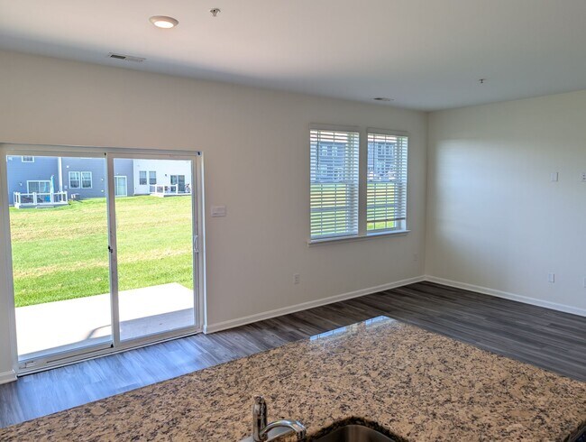 Building Photo - 450 Locust Run Dr