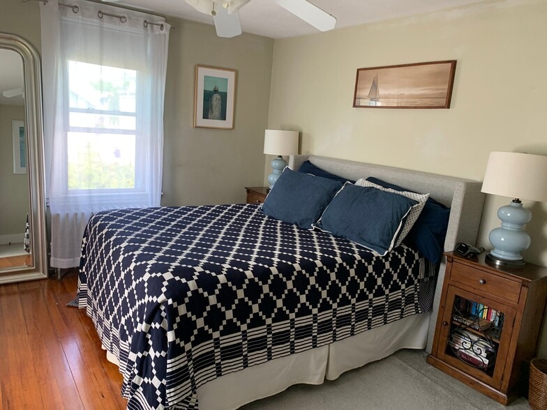 Building Photo - 41 Church St