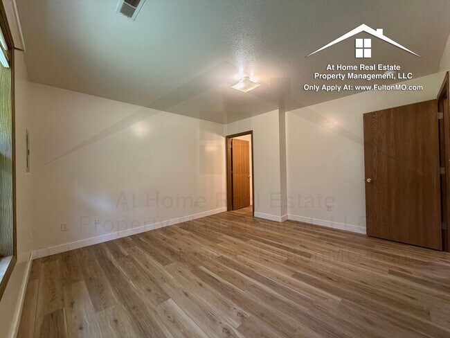 Building Photo - 469–471 Law Court