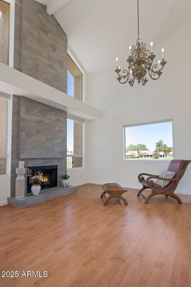 Building Photo - 4020 E Laurel Ln