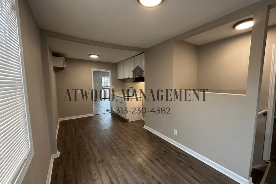 Building Photo - 14722 Quincy St