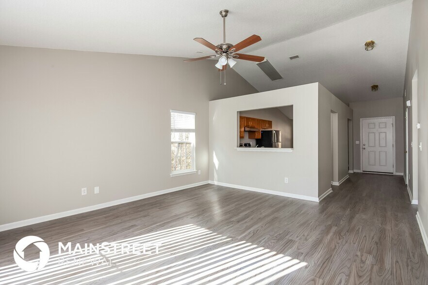 Building Photo - 205 Markham Dr