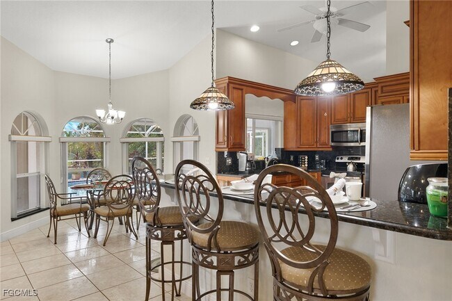 Building Photo - 2138 SE 5th Pl