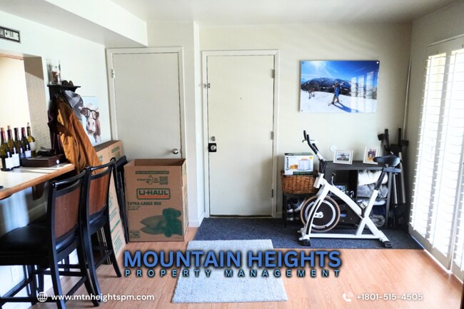 Building Photo - 415 E Creekside Cir