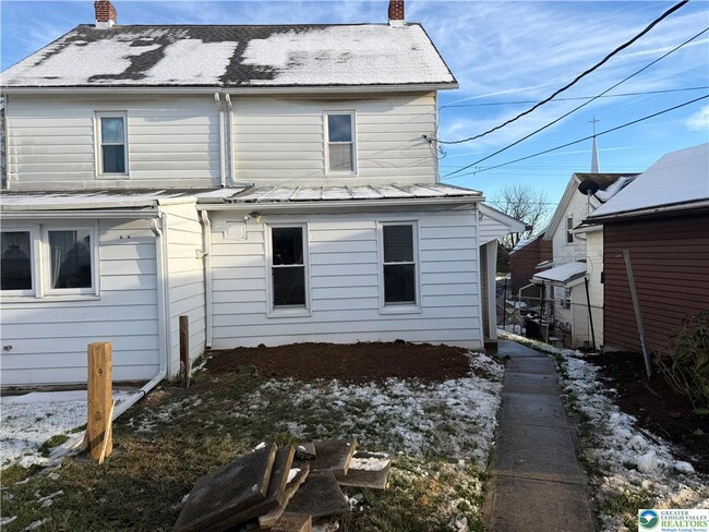 Building Photo - 4453 Main St