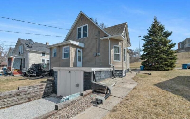 Building Photo - 111 21st St