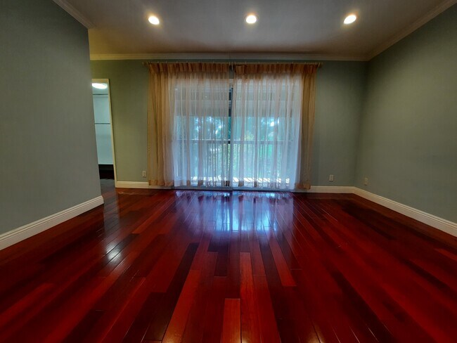 Building Photo - 7955 Vía Latina