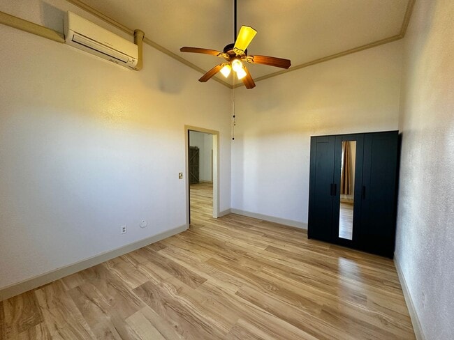 Building Photo - Barndominium in the Country!