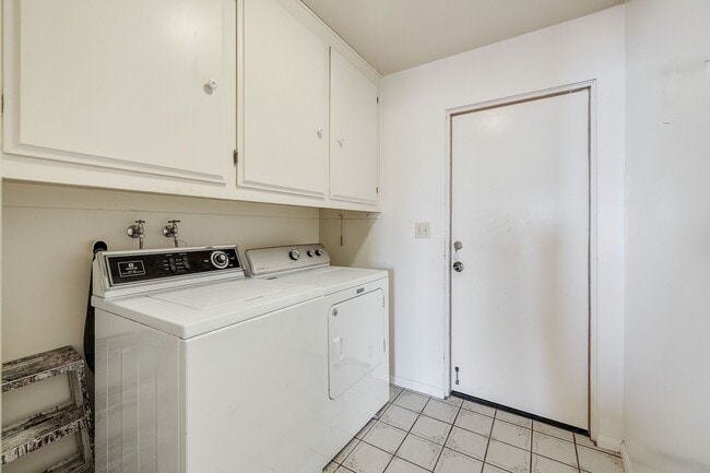 Building Photo - 6348 Chartres Dr