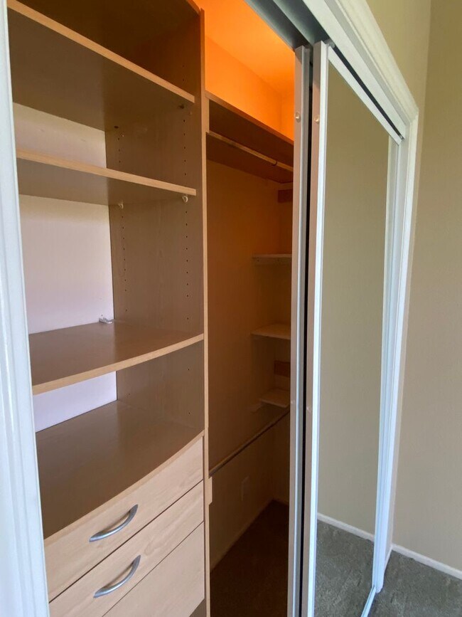 Building Photo - Charming Townhome in the Heart of Rancho Santa Margarita!