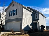 Building Photo - Beautiful 3 bedroom, 2 1/2 bathroom home i...