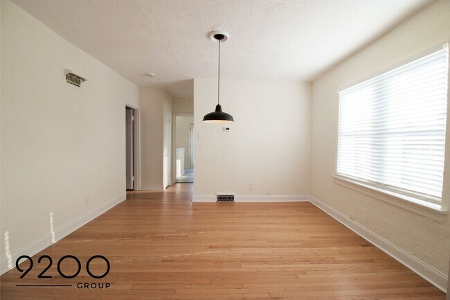 Building Photo - 1 Bed / 1 Bath- NEWLY RENOVATED APARTMENT ...