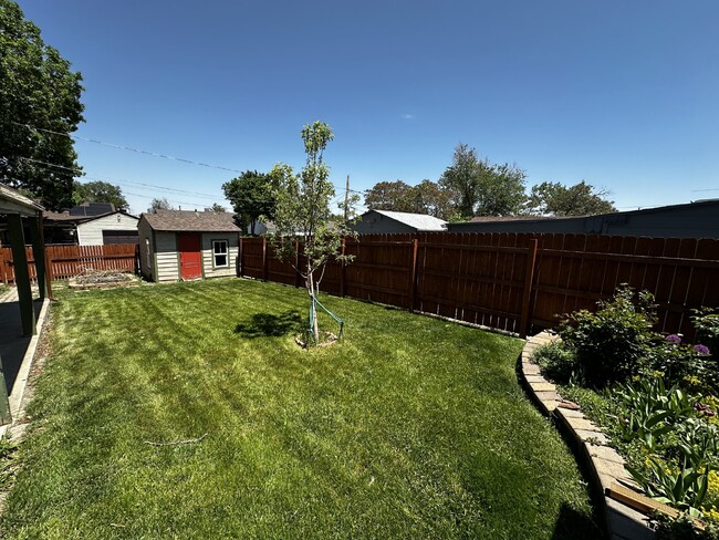 Building Photo - ***Available late-July*** Charming Home in...