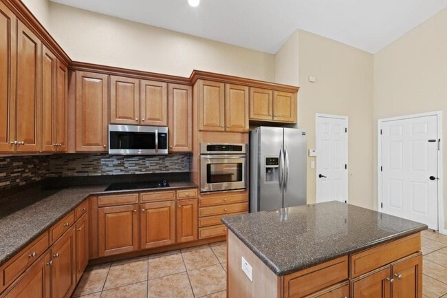 Building Photo - 27211 Fern Glade Ct