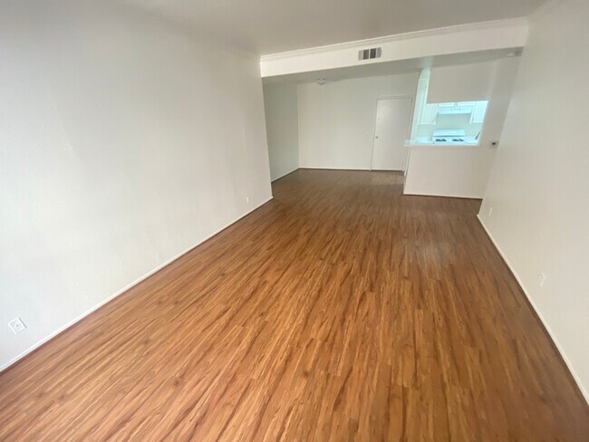 Building Photo - 5405 Kester Ave