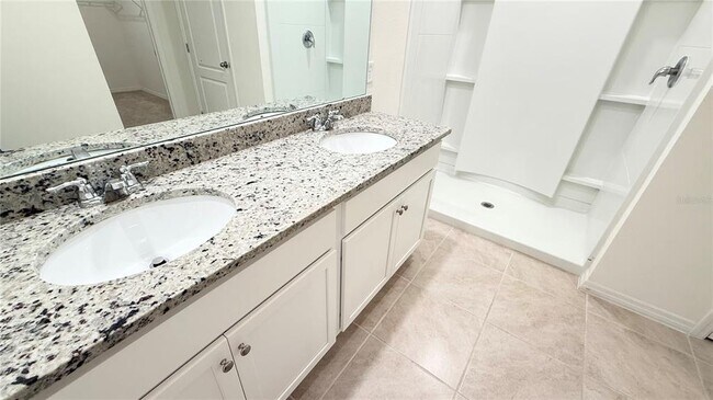 Building Photo - 1003 Cascade Dr