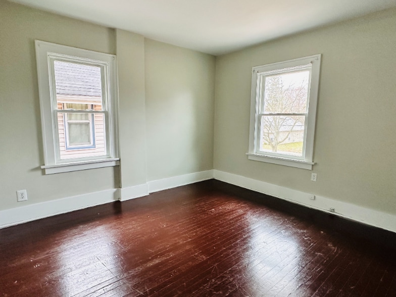 Building Photo - 839 N Howard St