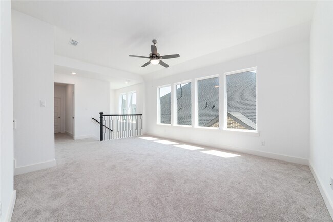 Building Photo - 32018 Crested Knl Ct