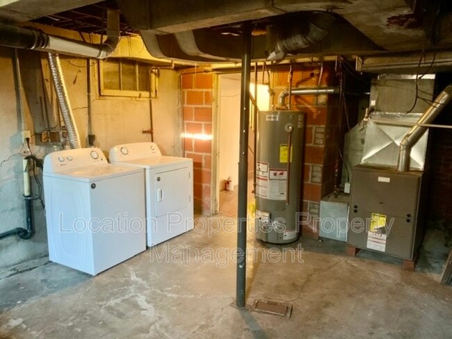 Building Photo - 1741 Vermont St