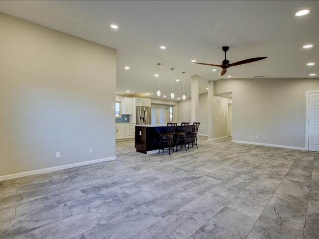 Building Photo - PROMO $500.00 OFF FIRST FULL MONTH'S RENT!