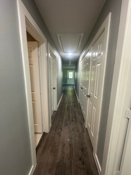 Building Photo - 121 Telephone Rd