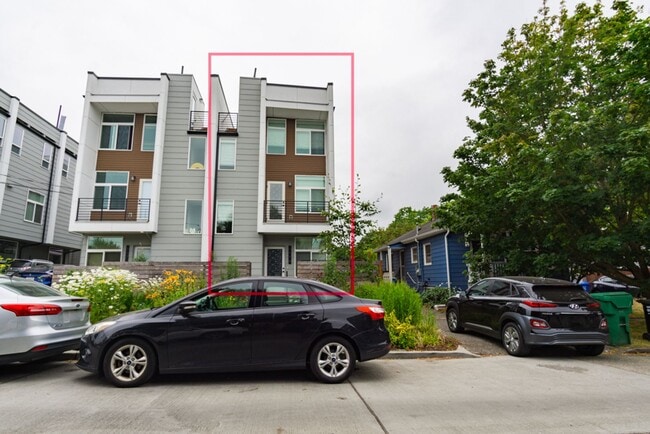 Primary Photo - 2Bd/1.75Ba Seattle Townhome