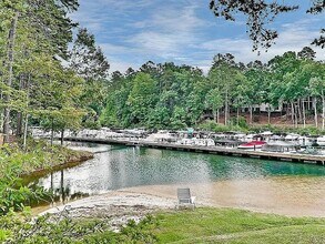 Building Photo - 200 Captains Walk Cir