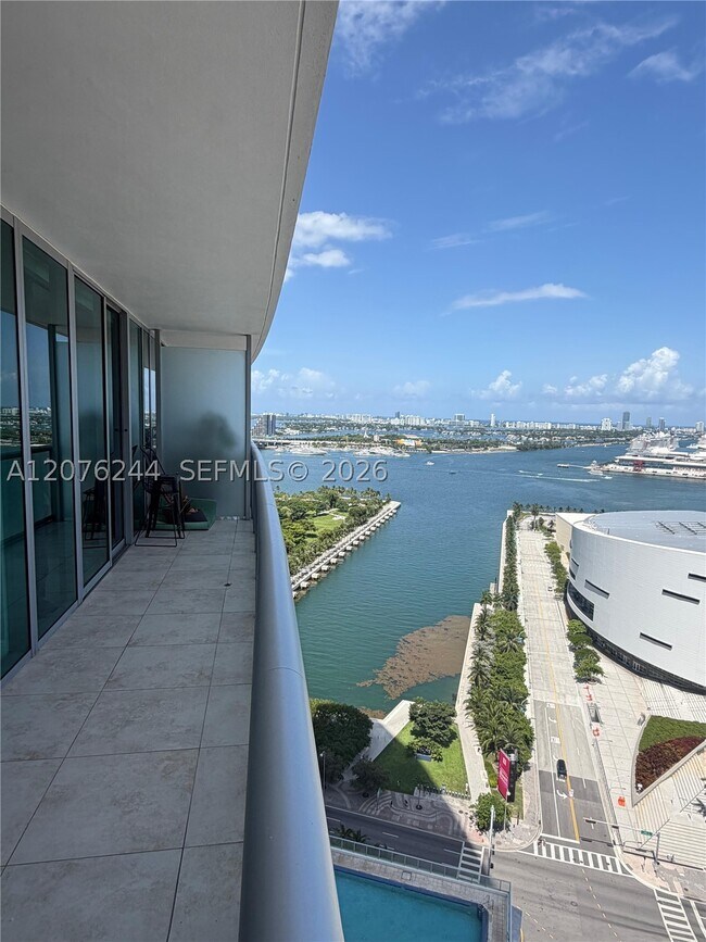 Building Photo - 888 Biscayne Blvd