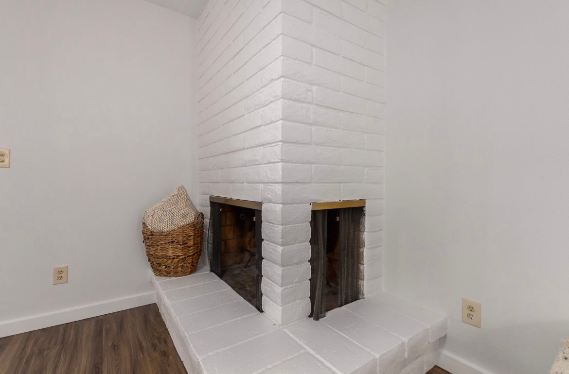 Building Photo - 1669 S Ash