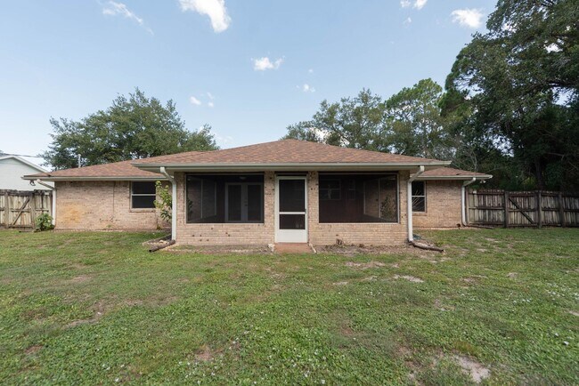 Building Photo - 1236 Buffing Cir SE