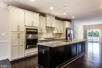 Building Photo - 7807 Crystal Brook Way