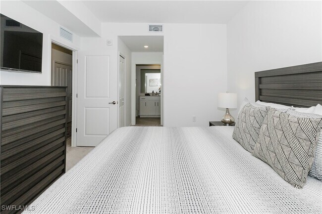 Building Photo - 5583 Double Eagle Cir