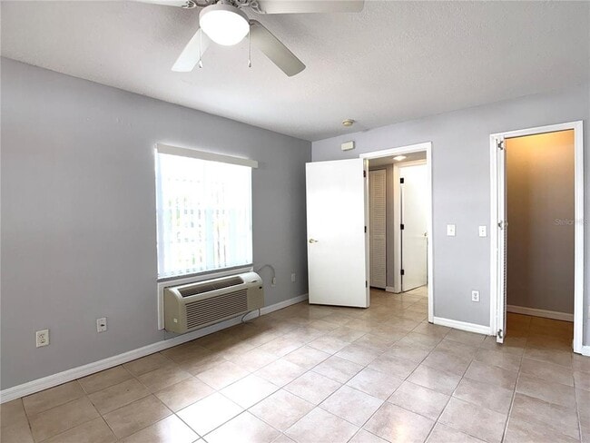 Building Photo - 902 Orchid Dr