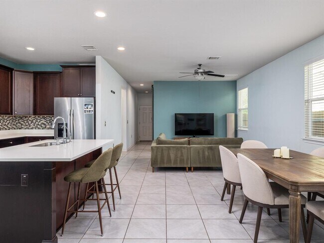 Building Photo - 1919 Rinker Ranch Dr