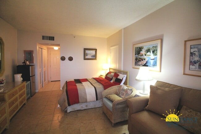 Building Photo - Waterfront Furnished Studio Condo in Fort Walton Beach!