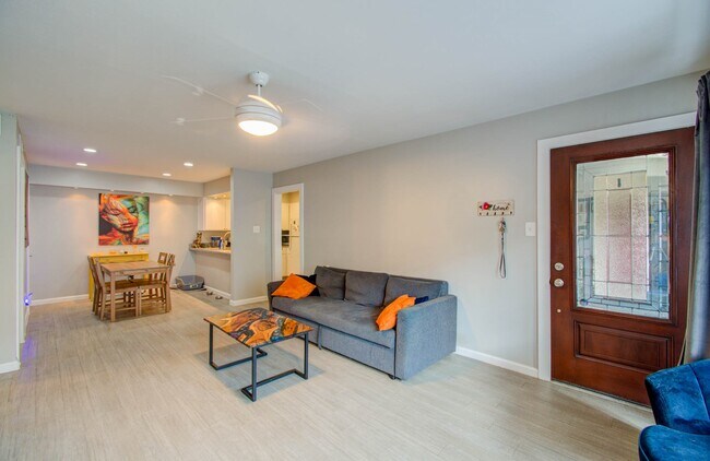 Building Photo - 2575 Marilee Ln