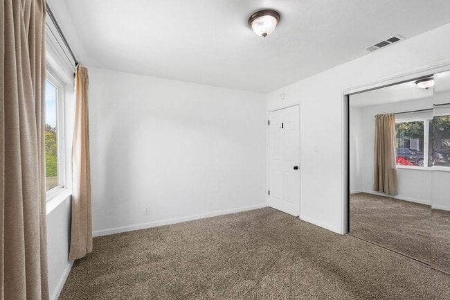 Building Photo - Beautiful Vacaville Home Near Parks, Schools & Shopping