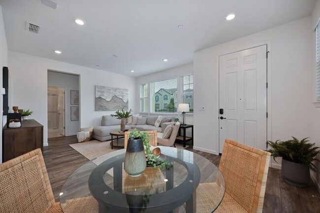 Building Photo - 1588 Parkside Way