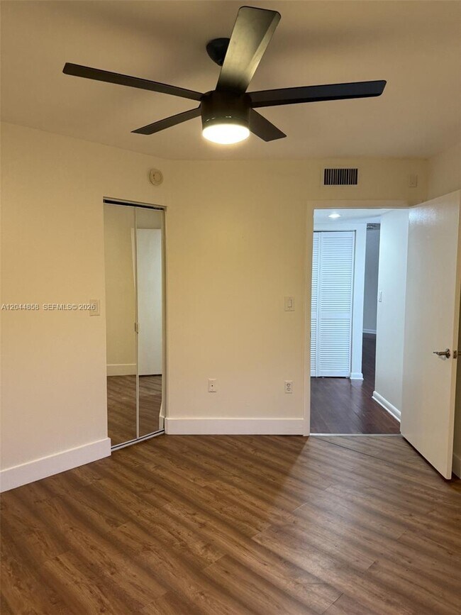 Building Photo - 9686 SW 138th Ave