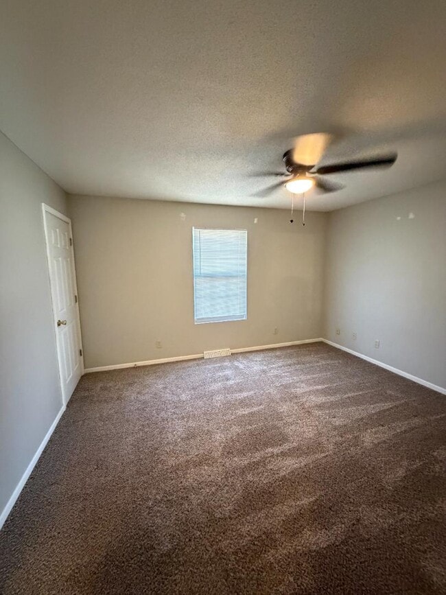 Building Photo - 506 Nickman Rd