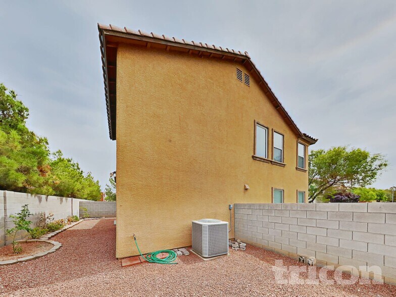 Building Photo - 9804 Gold Pan Ct