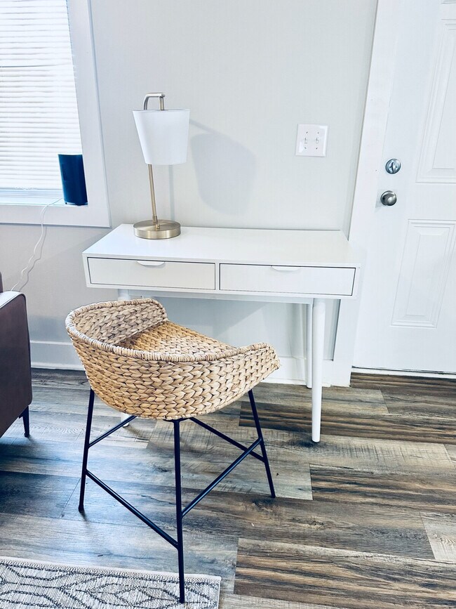 Building Photo - 403 Cedar Lane Rd