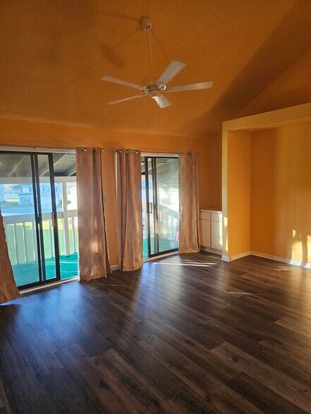 Building Photo - 500 Fairway Village Dr